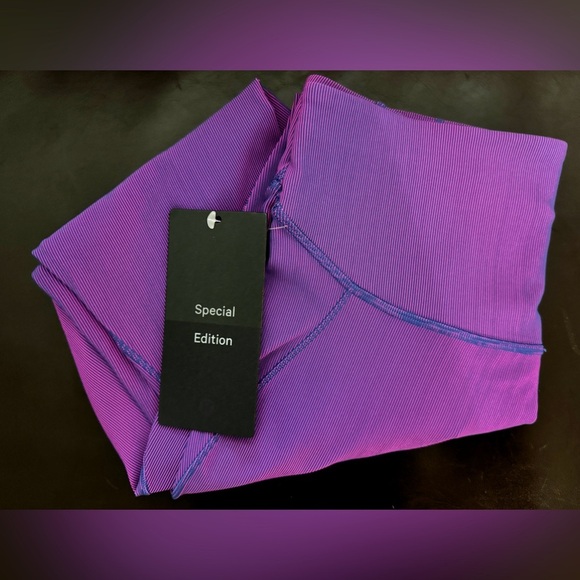 Lululemon Base Pace High-Rise Tight 25" *Two-Tone Ribbed in Psychic / Sonic Pink - Picture 2 of 8